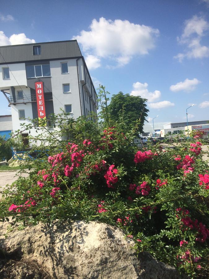 Autopark Hotel Lemberg Exterior foto